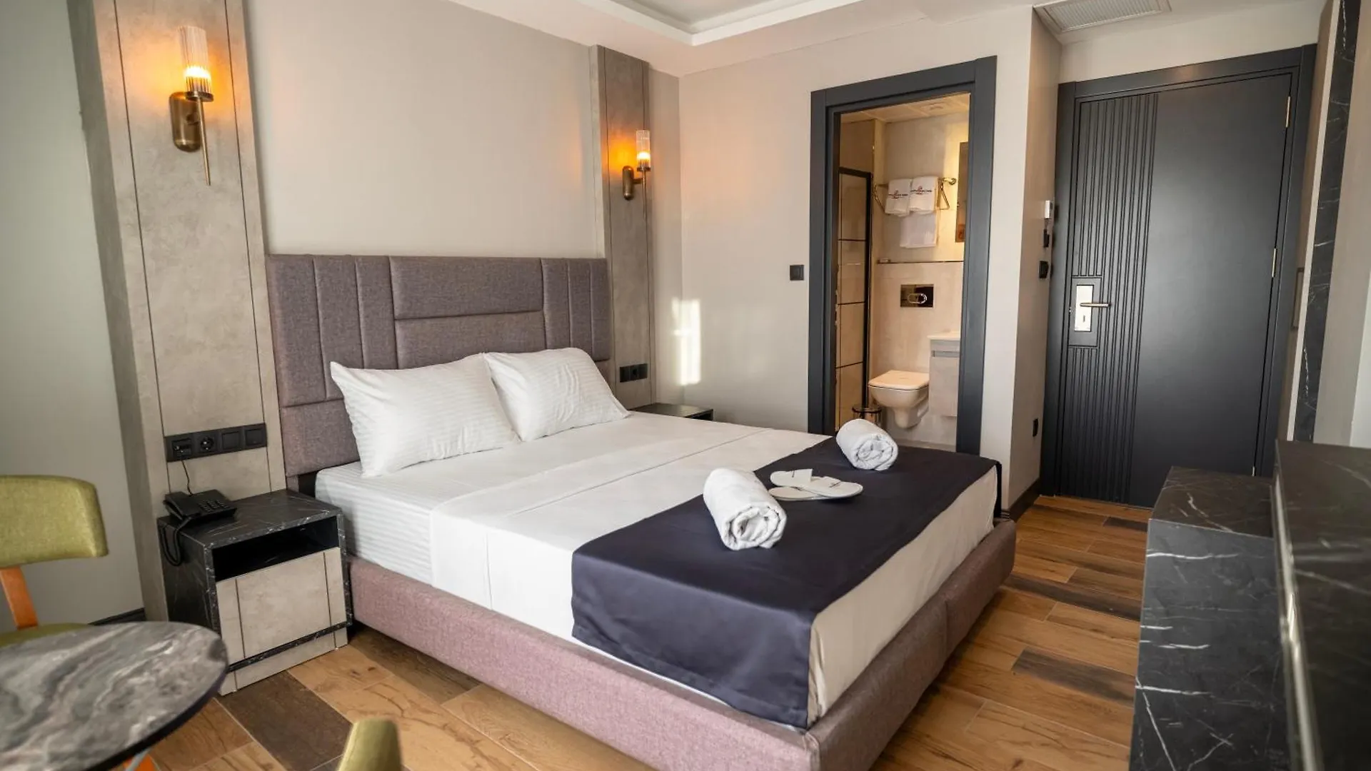 Comfort Point Three Hotel 伊斯坦布尔 0*,